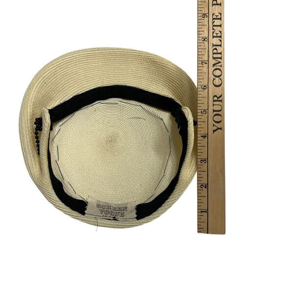 Vintage 1950\'s Screen Vogue Original Beret Style with Under Chin Tie Net